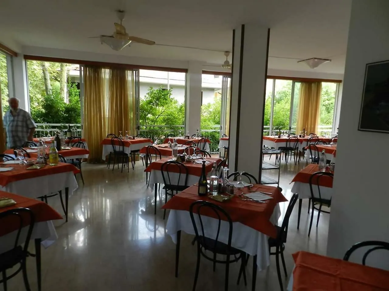 Hotel Ville De Paris Riccione Italien