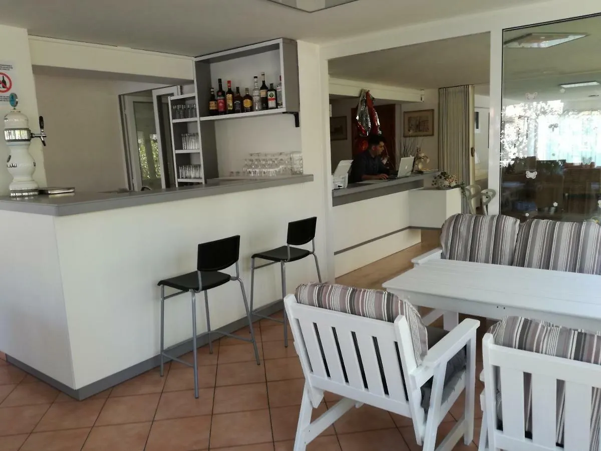 Hotel Ville De Paris Riccione 2*,